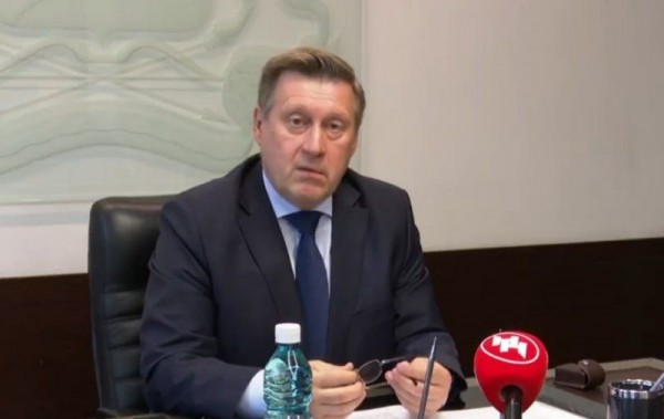 Локоть не стал отвечать на вопрос журналистов, уйдет ли он в Госдуму