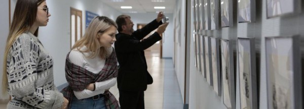 Шишкина, Айвазовского и&nbsp;Рериха показывают пассажирам Толмачёво