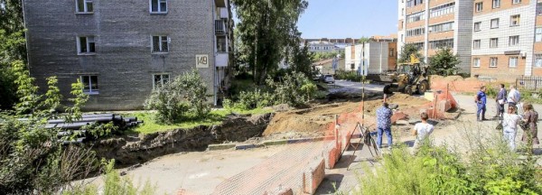 Для укладки труб на&nbsp;Большевистской делают пятиметровые проколы