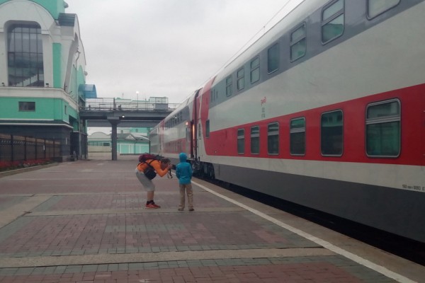 Двухэтажный поезд «Байкальская сказка» впервые остановился в Новосибирске Двухэтажный поезд «Байкальская сказка» впервые остановился в Новосибирске