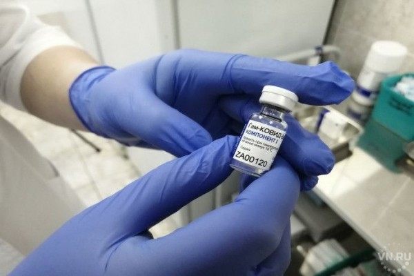 Подарки обещают каждому пятому привитому от COVID-19 сибиряку