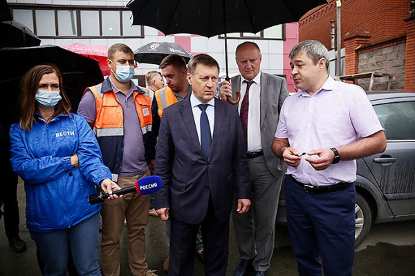 В Новосибирске ремонтируют трамвайные пути В Новосибирске ремонтируют трамвайные пути