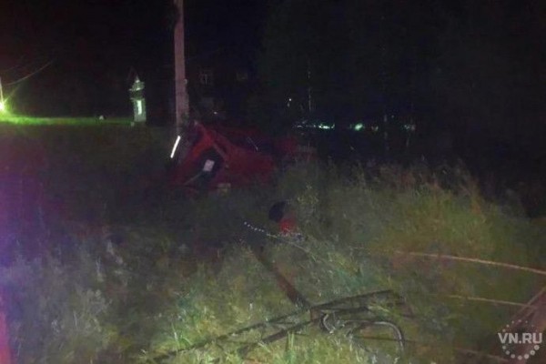 Водитель AMC Eagle врезался в ЛЭП и погиб под Академгородком Водитель AMC Eagle врезался в ЛЭП и погиб под Академгородком