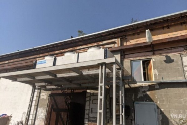 Подросток пострадал в результате обрушения крыши в Новосибирске