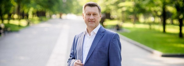 Мэр Новосибирска поздравляет строителей с&nbsp;профессиональным праздником