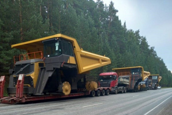 Колонну БелАЗов задержали на Северном объезде Новосибирска