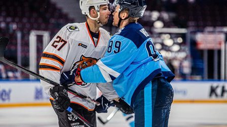 У «Сибири» две «сухие» победы подряд на хоккейном Мемориале Ромазана
У «Сибири» две «сухие» победы подряд на хоккейном Мемориале Ромазана