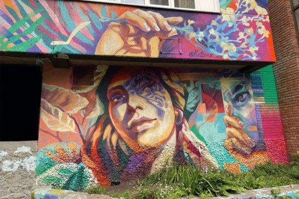 Вечное лето во&nbsp;дворе: новые граффити появились в&nbsp;Заельцовском районе