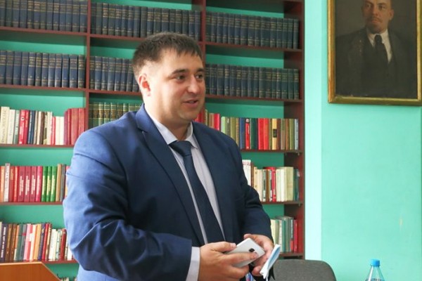 В Новосибирске Роман Яковлев вызвал на дебаты Виктора Игнатова ~ Континент Сибирь Online В Новосибирске Роман Яковлев вызвал на дебаты Виктора Игнатова ~ Континент Сибирь Online