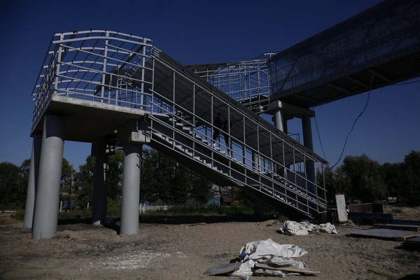 Пешеходный мост у&nbsp;новой ледовой арены заработает до&nbsp;конца года