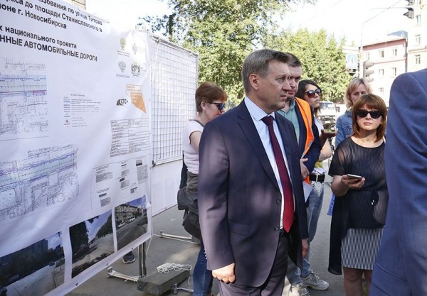 Полосы для общественного транспорта делают на новосибирских дорогах