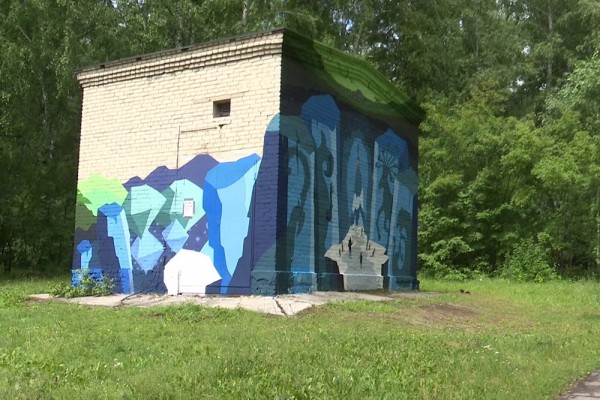 Только один человек проголосовал против панно на будках в Академгородке Только один человек проголосовал против панно на будках в Академгородке