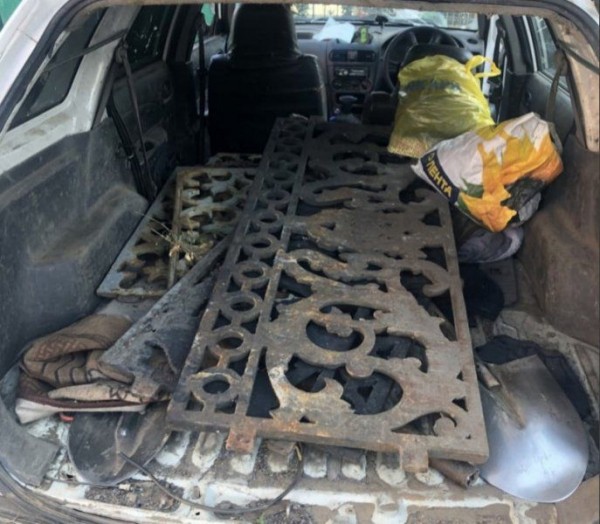 В полиции раскрыли подробности кражи чугунных оградок в центре Новосибирска на 800 тысяч рублей