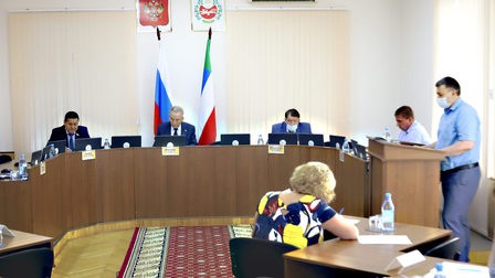 
Хакасский парламент созвал сессию для утверждения бюджета
