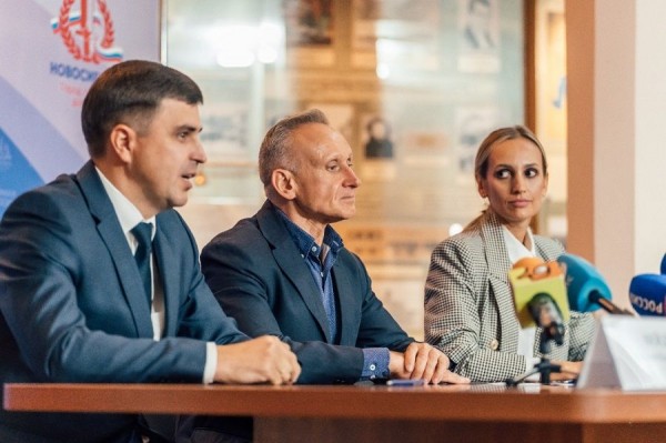 В Новосибирске торжественно погасили почтовую марку &laquo;Город трудовой доблести&raquo;
