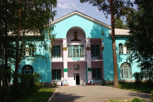 Экс-директора и медсестру пансионата в Бердске осудили за смерть постояльца