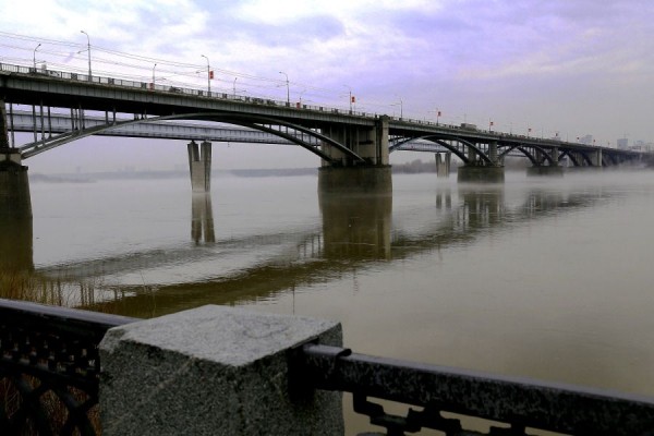 Ремонт Октябрьского моста в Новосибирске вновь отложили на неопределённый срок Ремонт Октябрьского моста в Новосибирске вновь отложили на неопределённый срок