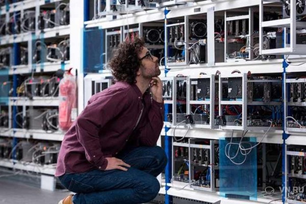 Дизайнер бизибордов, оператор влога, мастер по ремонту майнинг-ферм: девять необычных вакансий в Новосибирске