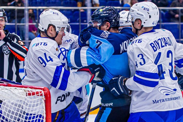 Андрей Мартемьянов: "Кто упал на 0:5, тот и должен вытаскивать"