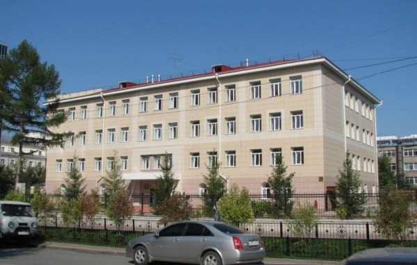 Полиция нагрянула к маме Славы Марлоу из-за сообщений о минировании школы