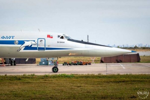 Самолет по прозвищу «Буратино» с дельфином впервые приземлился в Толмачево Самолет по прозвищу «Буратино» с дельфином впервые приземлился в Толмачево