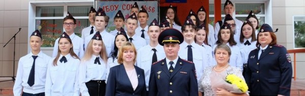 Руководитель региональной ГИБДД поздравил школьников с новым учебным годом и напомнил о правилах поведения на дороге