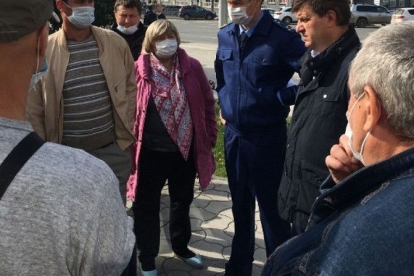 Зампрокурора Новосибирской области встретился с дольщиками домов по ул. Тульская