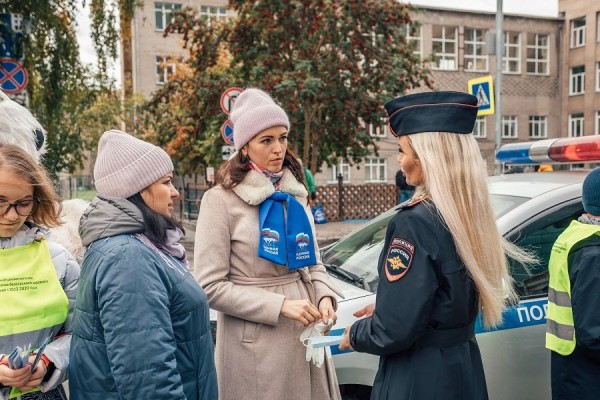 В Новосибирске прошла акция &laquo;Безопасный переход&raquo;, призванная обезопасить детей от несчастных случаев на дороге