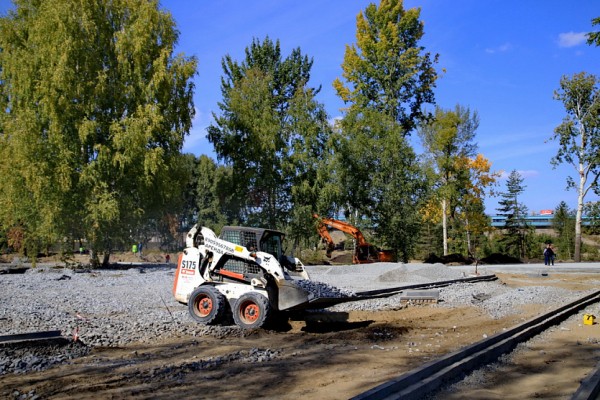 Парк с&nbsp;огромной снежинкой у&nbsp;нового ЛДС готов почти наполовину
