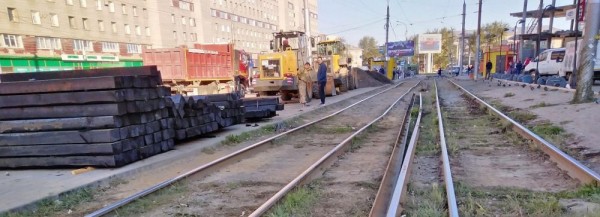 Рельсы на&nbsp;Маркса меняют без закрытия движения трамваев