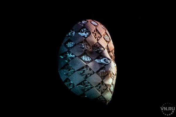 Видеомэппинг под саунд-дизайн: новые технологии в искусстве графики показывают в новосибирском музее Видеомэппинг под саунд-дизайн: новые технологии в искусстве графики показывают в новосибирском музее