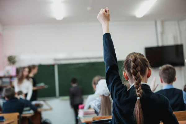 О переносе школьных каникул из-за COVID-19 рассказал губернатор Андрей Травников