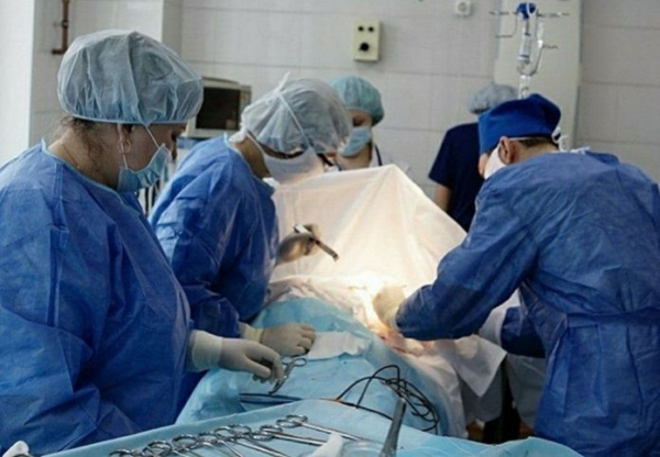 Новосибирские хирурги удалили пациентке опухоли весом более 30 кг