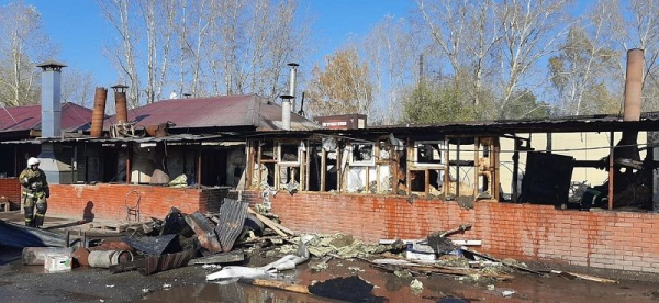 Пожар уничтожил несколько кафе на Хилокском рынке Пожар уничтожил несколько кафе на Хилокском рынке