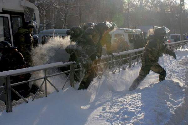 Суд в Омске взыскал 1,6 млн рублей с активистов за работу полиции на митинге Суд в Омске взыскал 1,6 млн рублей с активистов за работу полиции на митинге