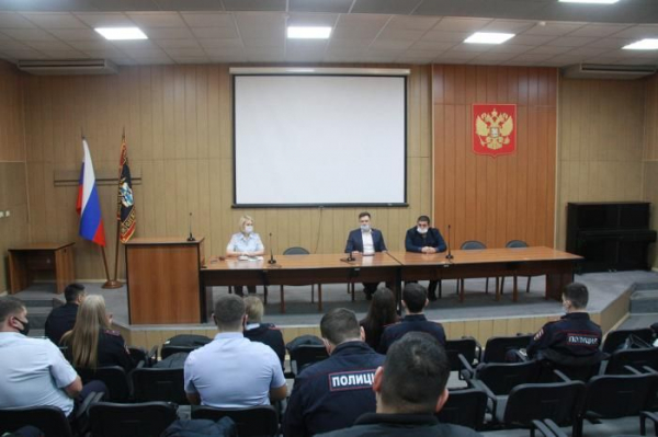 В Главном управлении МВД России по Новосибирской области состоялась встреча с молодыми сотрудниками подразделений участковых уполномоченных полиции