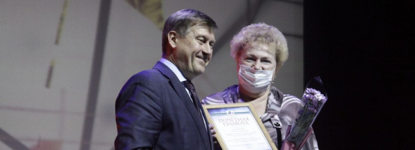 Педагогов научили управлять диджейским пультом и ходить по подиуму Педагогов научили управлять диджейским пультом и ходить по подиуму