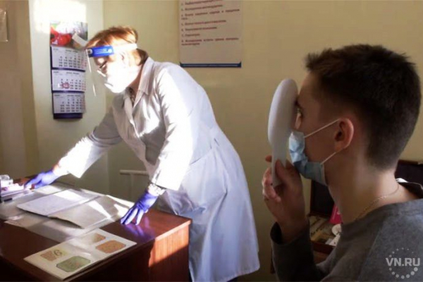 Вакцинацию от COVID-19 предлагают призывникам в Новосибирске Вакцинацию от COVID-19 предлагают призывникам в Новосибирске