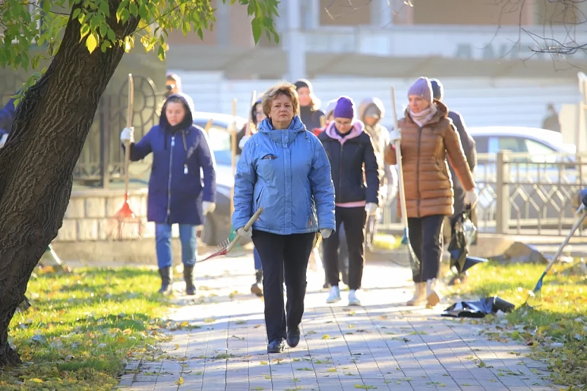 Новосибирцы собрали мусор и&nbsp;листву&nbsp;&mdash; мотивирующие фото с&nbsp;субботника