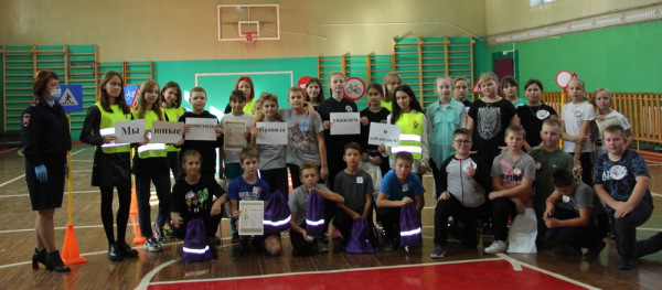 В Новосибирской области сотрудники Госавтоинспекции провели для школьников КВН &laquo;Безопасная дорога&raquo;