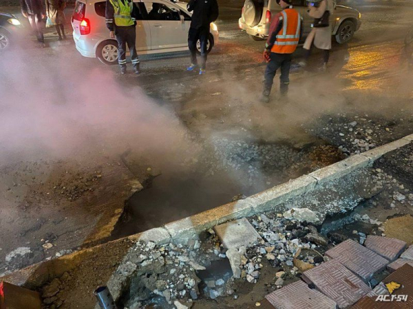 Отремонтированный асфальт провалился на Вокзальной магистрали Отремонтированный асфальт провалился на Вокзальной магистрали