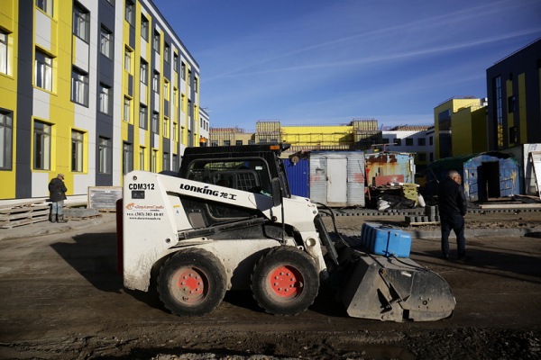 Большую гимназию на&nbsp;1100 парт в&nbsp;Академгородке сдадут до&nbsp;конца года