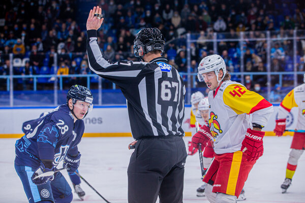 Андрей Мартемьянов: "Допускаю, что перерыв между матчами сбил «Сибирь» с ритма" Андрей Мартемьянов: "Допускаю, что перерыв между матчами сбил «Сибирь» с ритма"