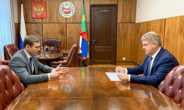 Анатолий Серышев обсудил проблемы Хакасии с Валентином Коноваловым - Континент Сибирь Online Анатолий Серышев обсудил проблемы Хакасии с Валентином Коноваловым - Континент Сибирь Online