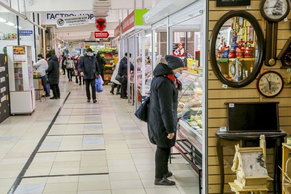 Облаву на&nbsp;безмасочников устроили на&nbsp;Центральном рынке
