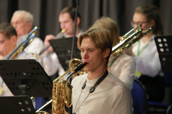 Афиша выходных: открытие катка, День матери и&nbsp;офисная йога