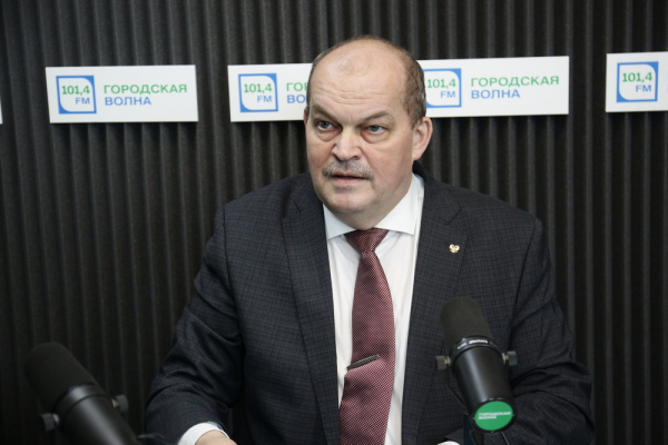 Вечерний разговор: строительство школ, путёвки в&nbsp;детсад и&nbsp;зарплата охраны