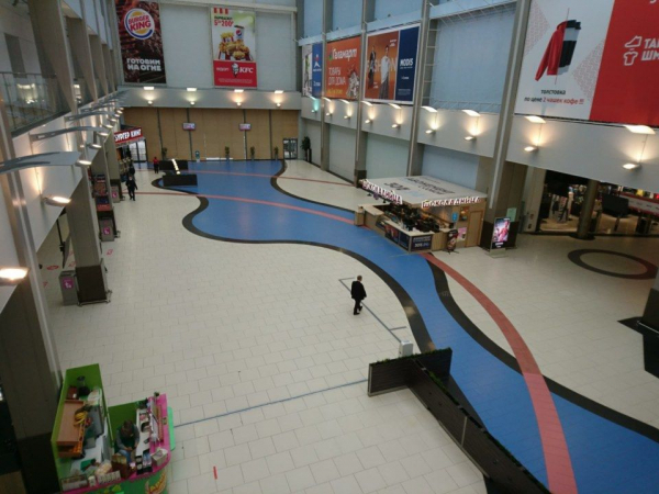 Большинство торговых центров Новосибирска закрыли фуд-корты после постановления о QR-кодах