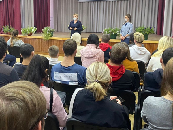 В Новосибирской области сотрудники полиции провели в учебных заведениях мероприятия, направленные на профилактику экстремизма