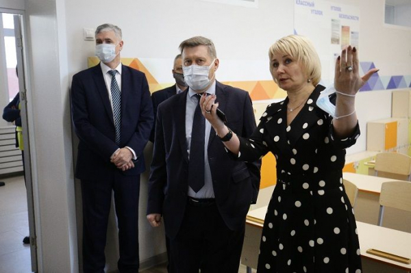 В Калининском районе Новосибирска к новой школе построили дорогу